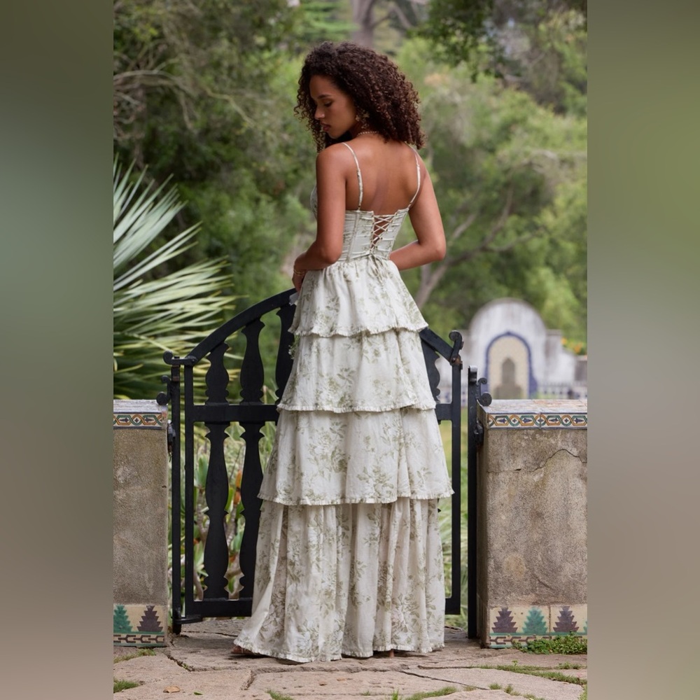 V. Chapman White Sleeveless Tiered Maxi Dress - Picture 4 of 8